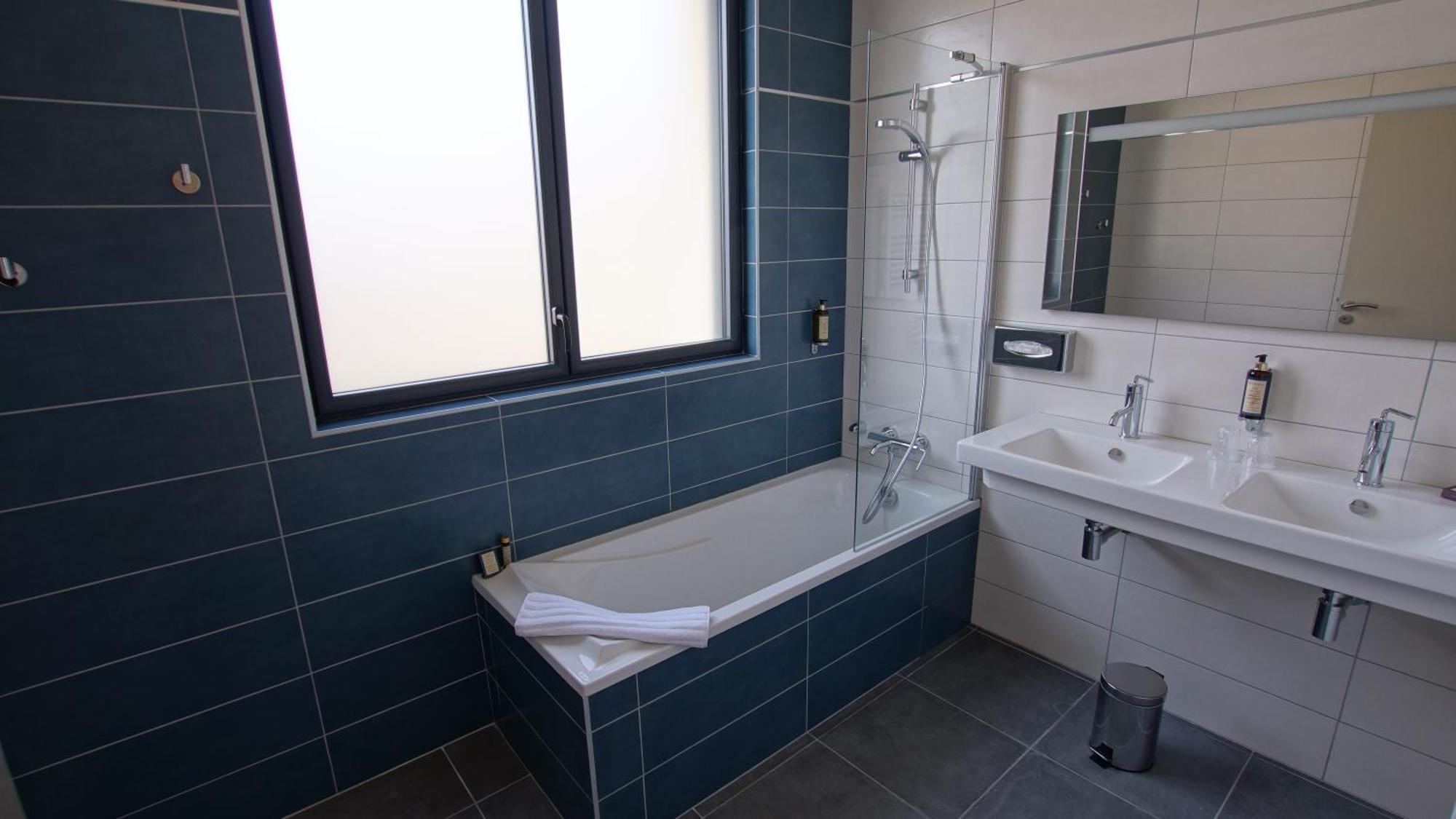 De Charme L'oree Du Parc Hotel 4*